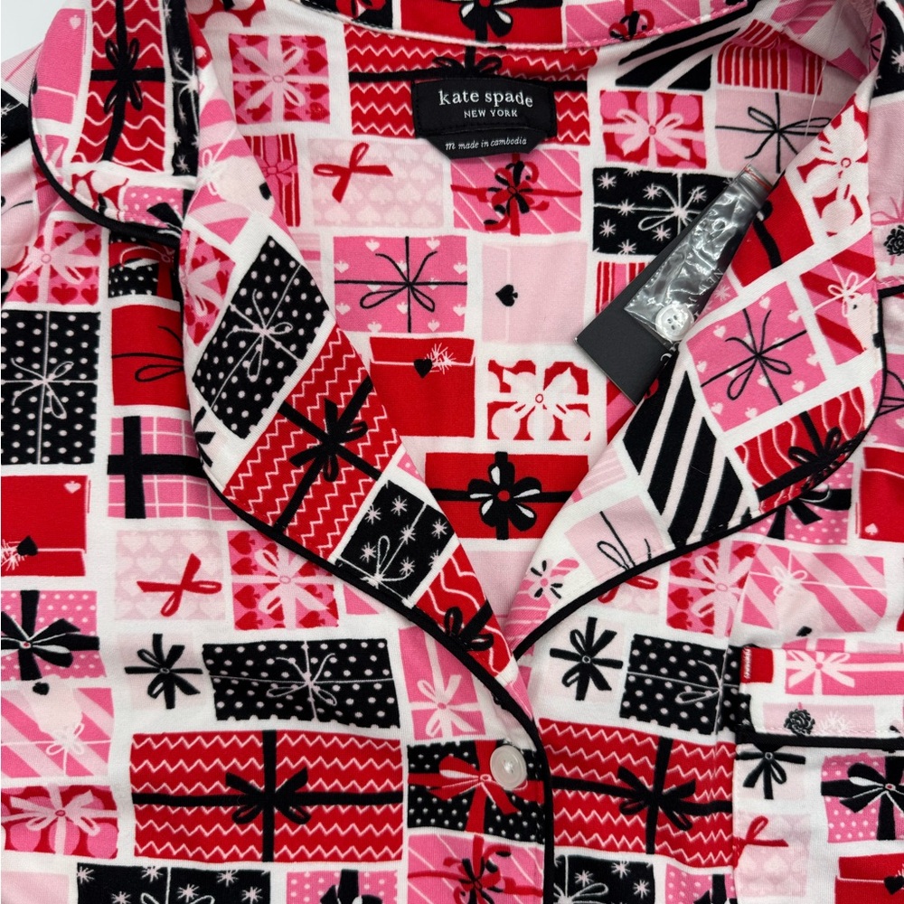 Kate Spade Women’s Pajama Top‎ - Festive Pink and Red Gift Pattern, Size Med